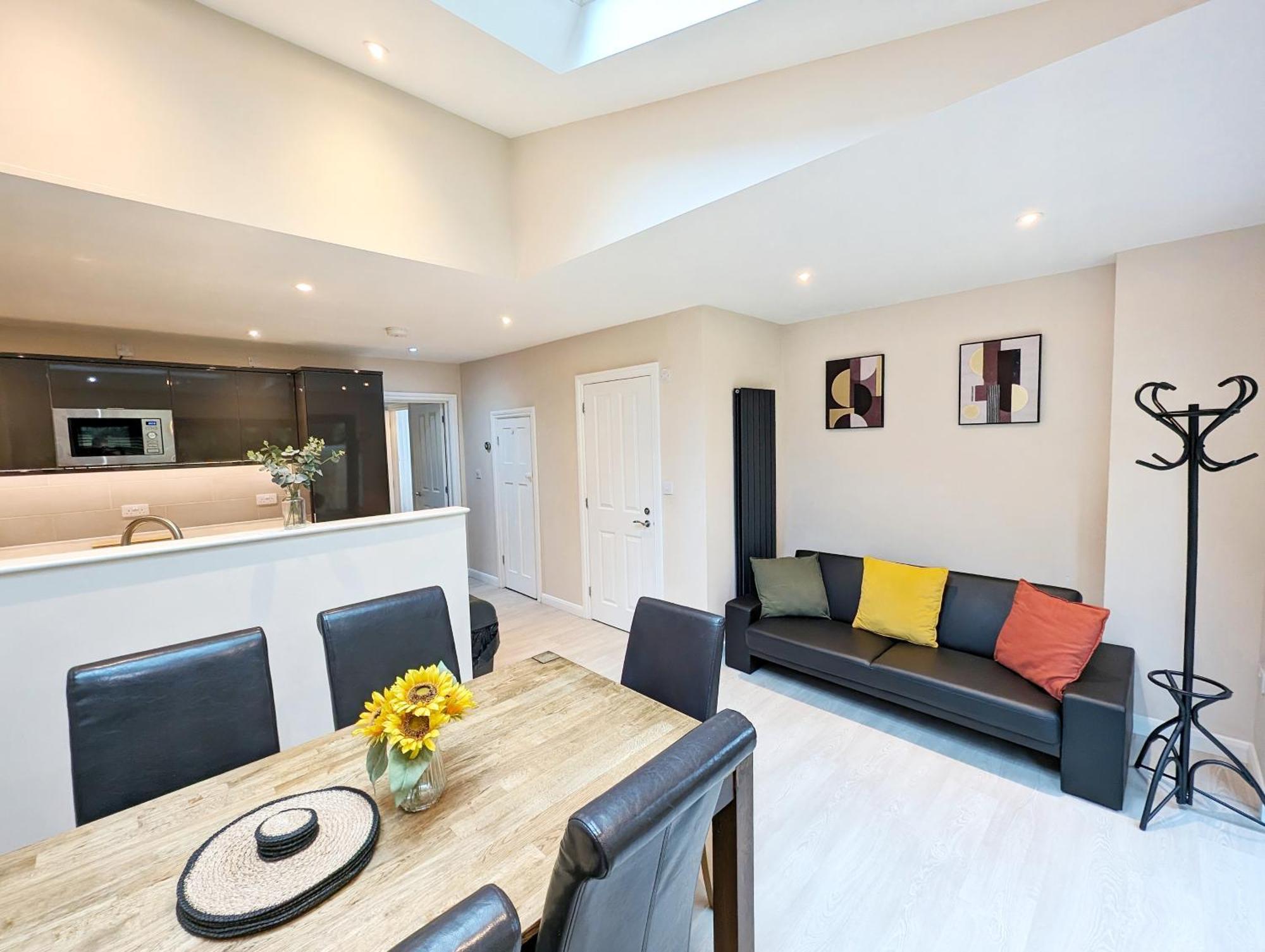 Central Cambridge, Charming 3-Bed House With Free Parking! Eksteriør bilde